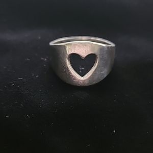 Retired Vintage James Avery Heart Cutout ring